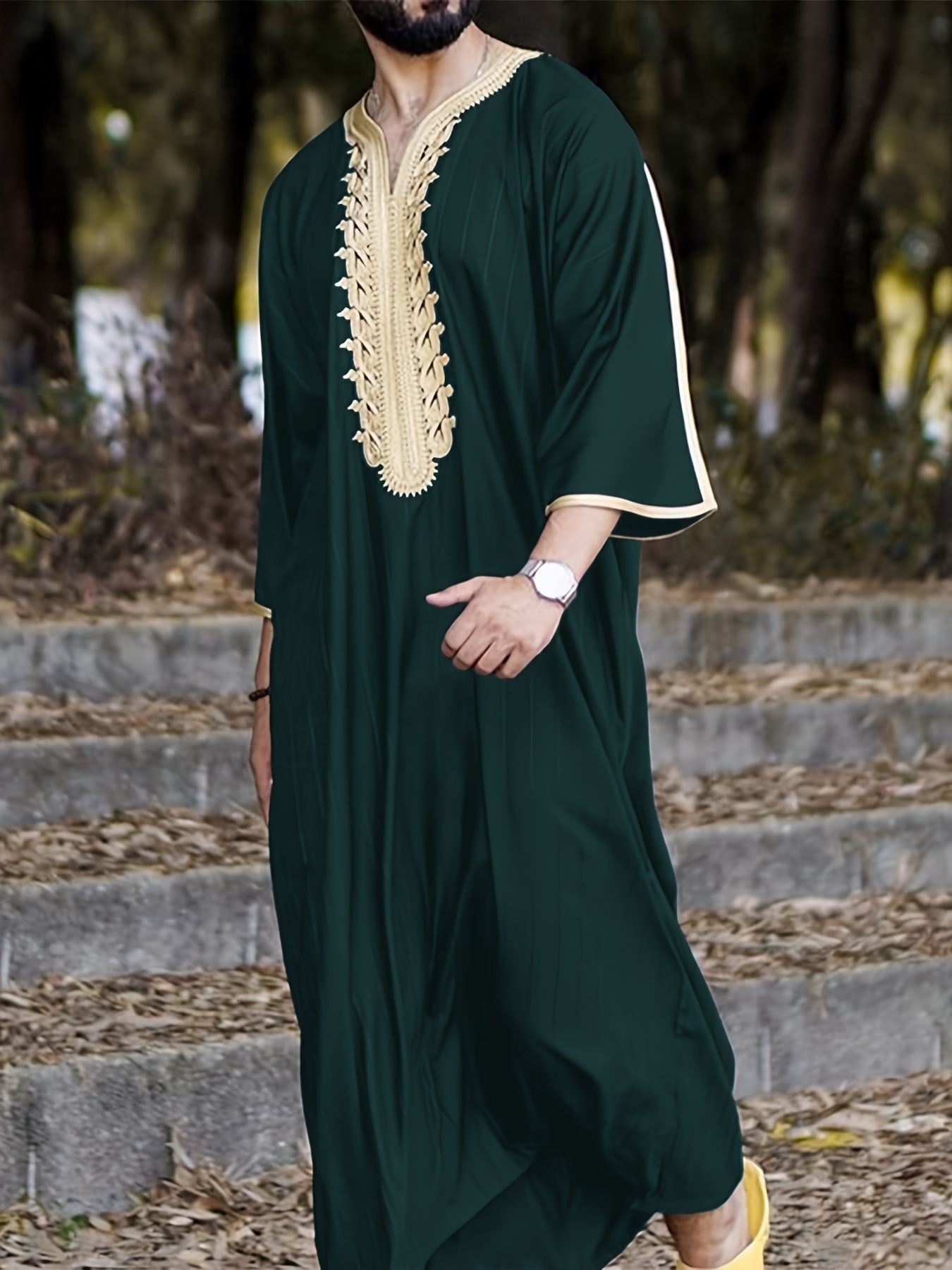 Designer clothing Summer 2025 Arab robe loose V-neck short sleeved embroidered Muslim men's clothing 2025 new model