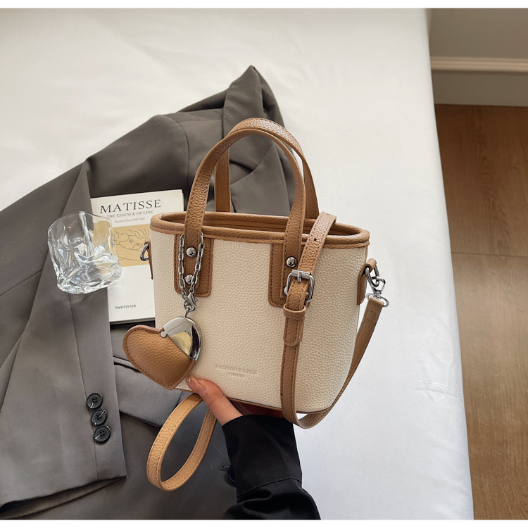 2025 Women's New Spring and Summer Fashion Popular Handheld Bucket Bag Large Capacity Versatile Casual Designer Single Niche Design Shoulder Cros