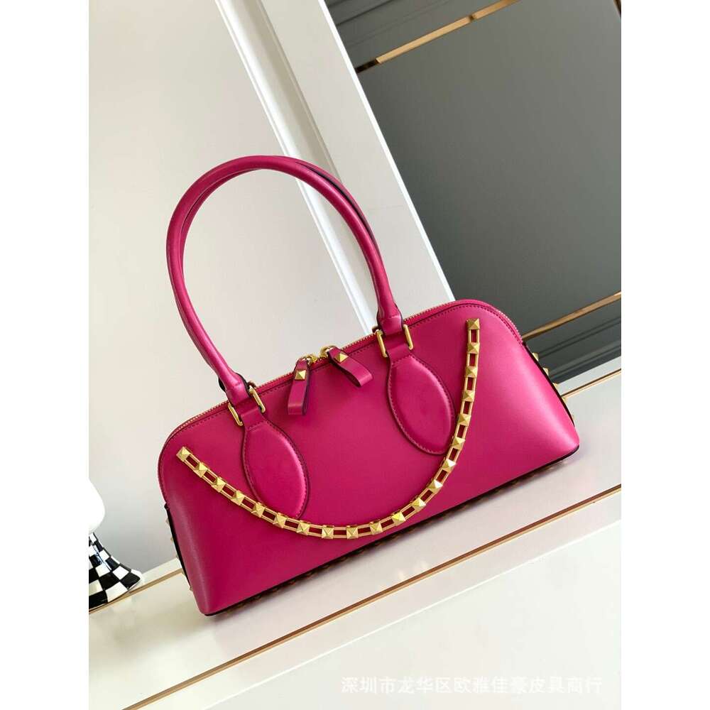 New Riveted Genuine Women s with High Grade Head Layer Leather Chain and Wind Carrying Bag