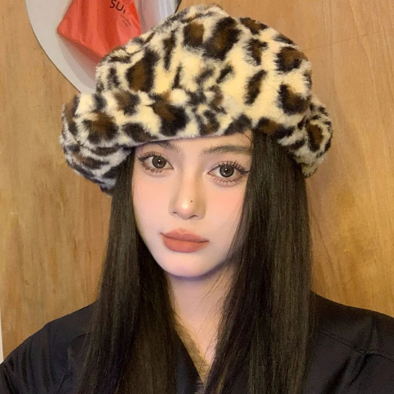 American Fashion Leopard Print Plush Berets Cap for Women Autumn Winter Travel Warm Personality Versatile Oversized Painter Hat 250520