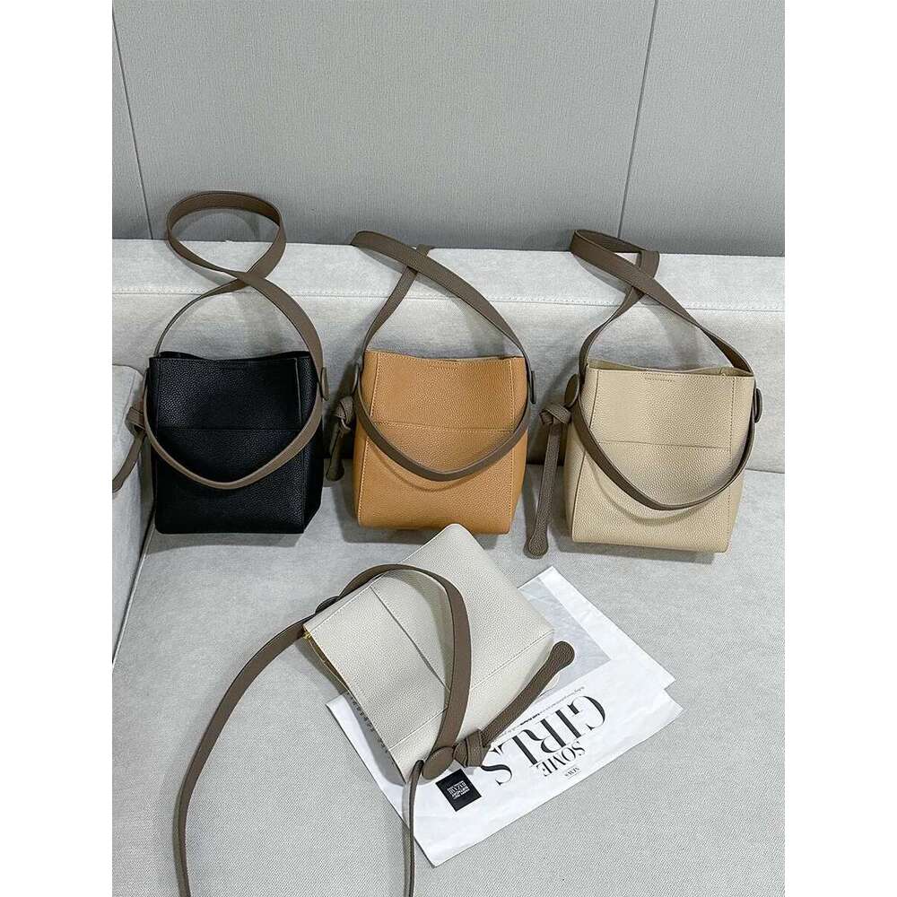 Genuine Leather Women's Crossbody Bag Handbag 2025 new large capacity commuter bucket versatile Cowhide shoulder bag