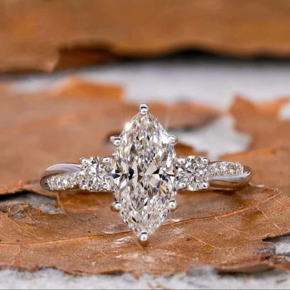 Marquise Zircon Engagement Ring for Women Sparkling White Gold Plated Cubic Zirconia Wedding Promise Ring Elegant Statement Gift