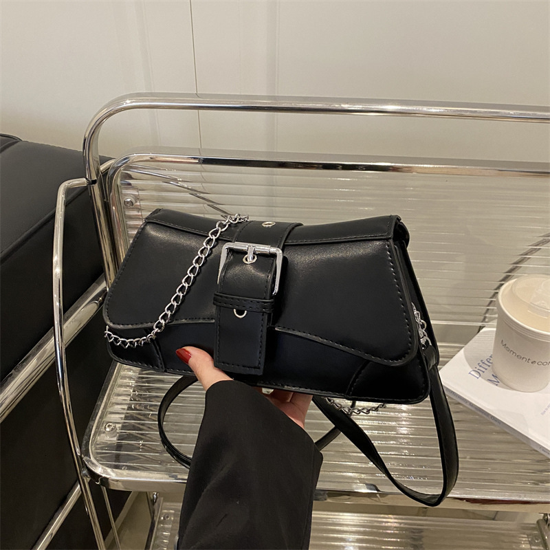 Free Delivery Designer Bag Niche Design American Hot Girl Motorcycle 2025 Female Leather Underarm Bag Single Shoulder Hand Luxury 8520