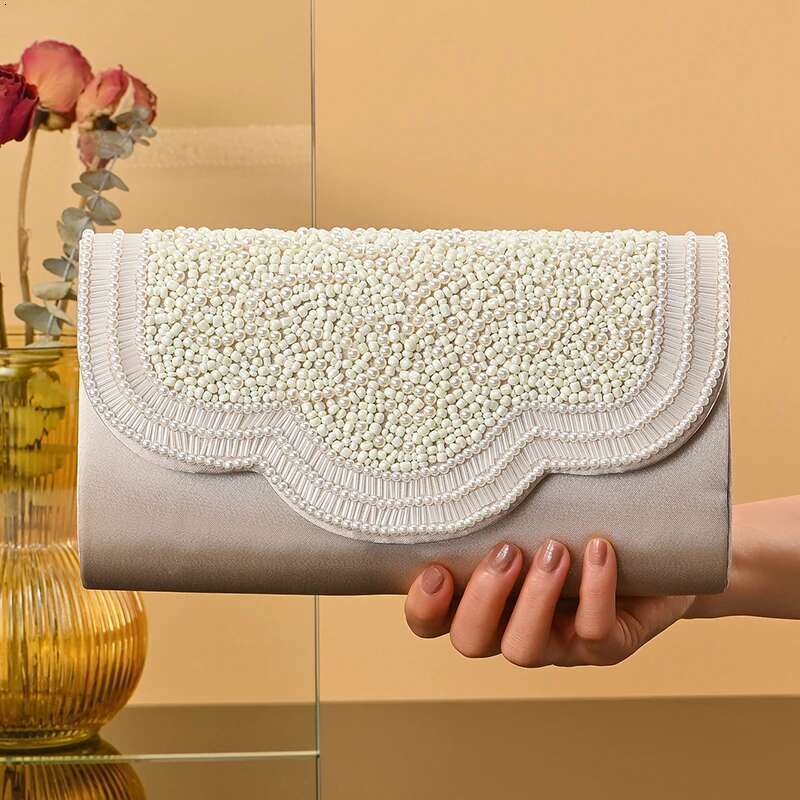 Fresh And Fashionable Pearl Dinner Ladies Light Pure Color Banquet Bag, Handbag Cosmetics Mobile Phone Collection Bag
