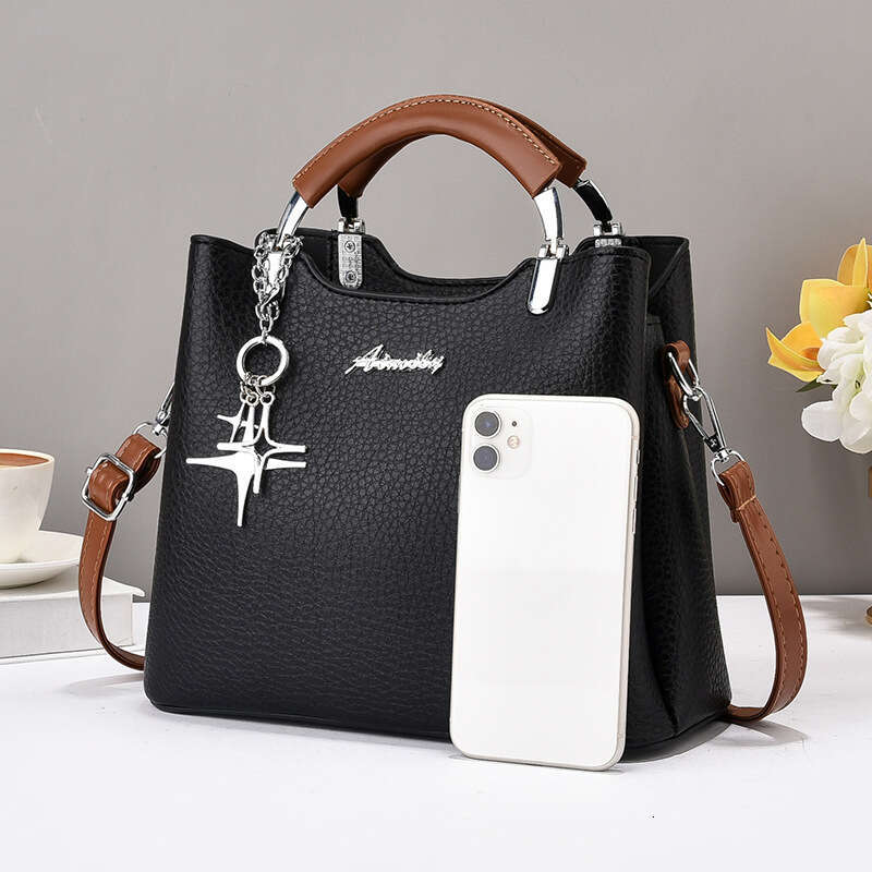 Women s textured shoulder bag simple and versatile handbag soft leather large capacity commuting women bags
