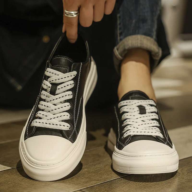 Designer casual shoes DY2025 new explosive simple small white shoes for four seasons, black and white shoes in tone