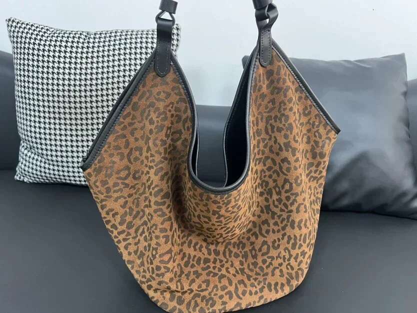 Autumn and Winter High Quality Genuine Suede Dumpling Bucket Single Shoulder Handbag Tote Bag