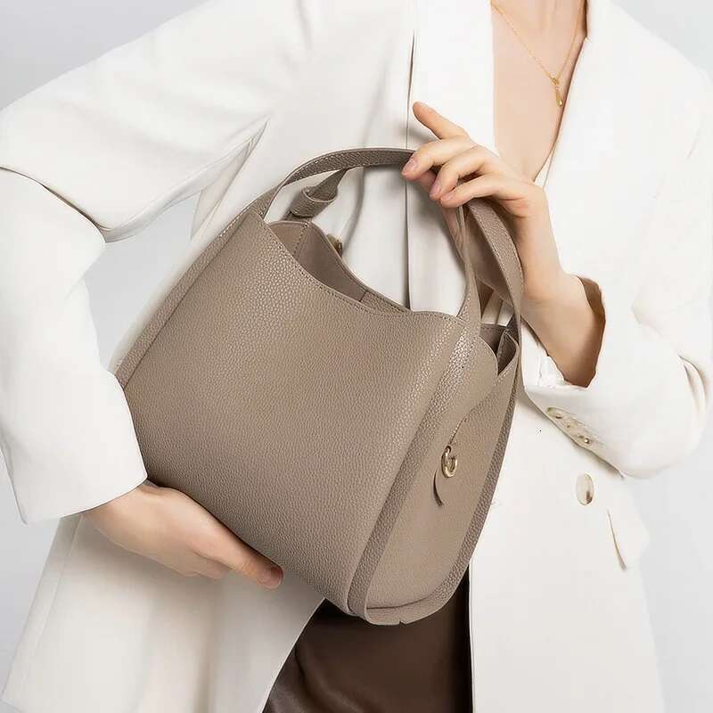 Genuine Leather Women's Handbag 2024 New High-End Feel Large Capacity Commuting Bucket Crossbody Bag