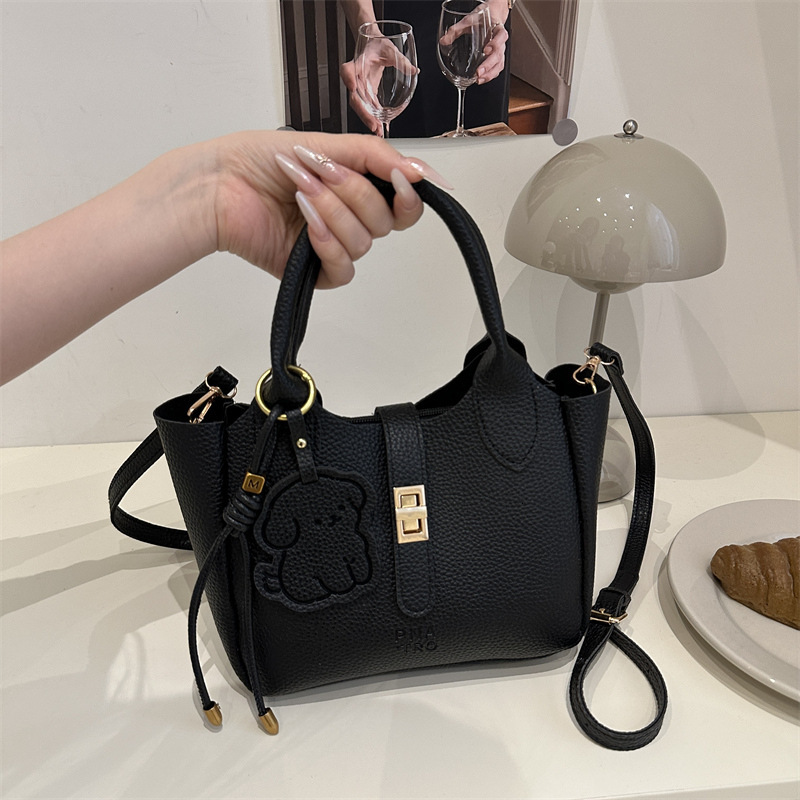 Free Delivery Designer Bag Large Capacity For Women's Spring And Summer Versatile 2025 New Korean Version Casual Crossbody Popular Bucket This Ye