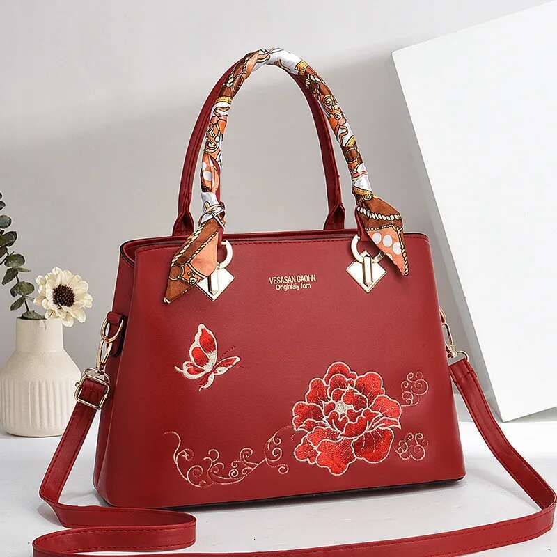 2024 New Embroidered Handbag Versatile Fashion Trend Women's Crossbody Exquisite Large Capacity Female Shoulder Bag