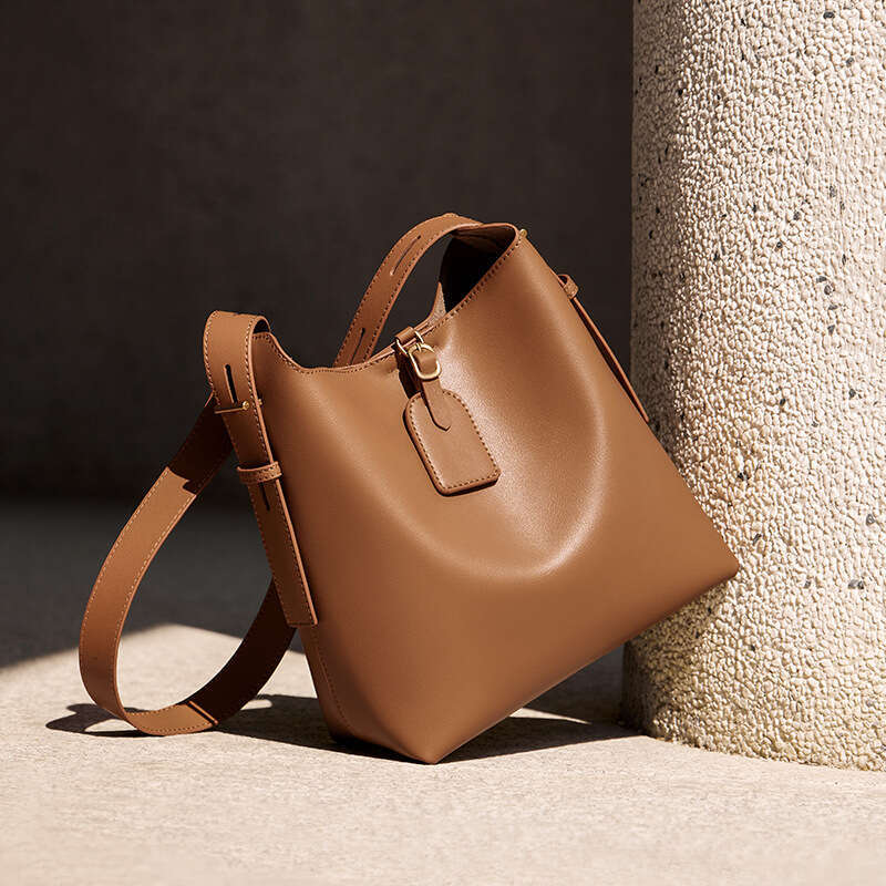 Tote Bag New Crossbody Niche Design High End Sense Shoulder Fashion Handbag Bucket Commuting Women S Bag Lady Bags