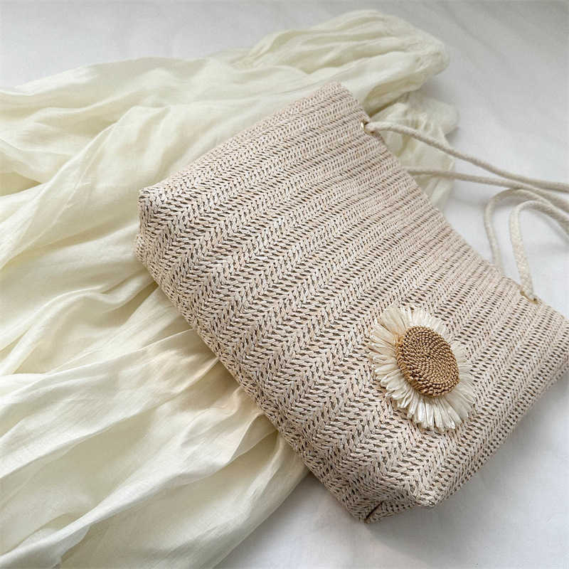 Womens Large Capacity Shoulder Bag New Fashion Trend Korean Woven Handbag Versatile Student Tote Bag