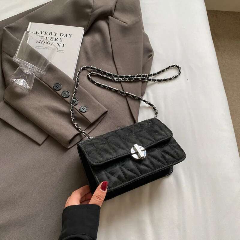 2025 Fashion Women New Trendy High End Fashionable Versatile Single Shoulder Crossbody Stylish Small Square Messenger Bag