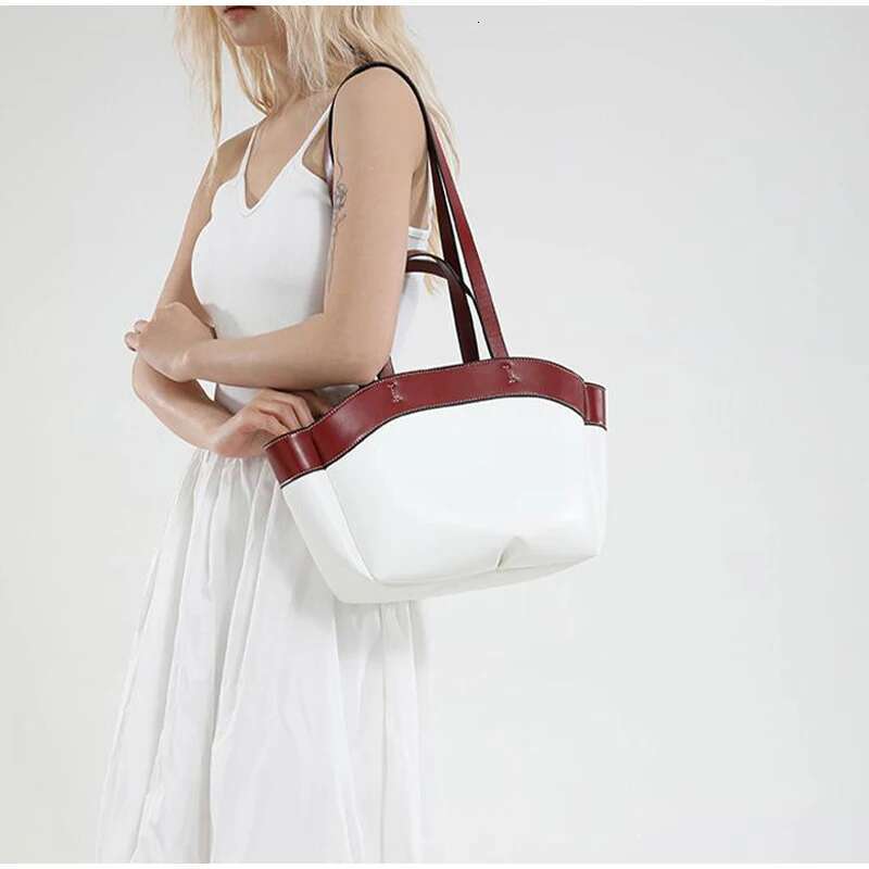 Large Capacity Tote Light Brand Design New Simple High-Quality Leather Casual Versatile Commuter Women's Shoulder Bag