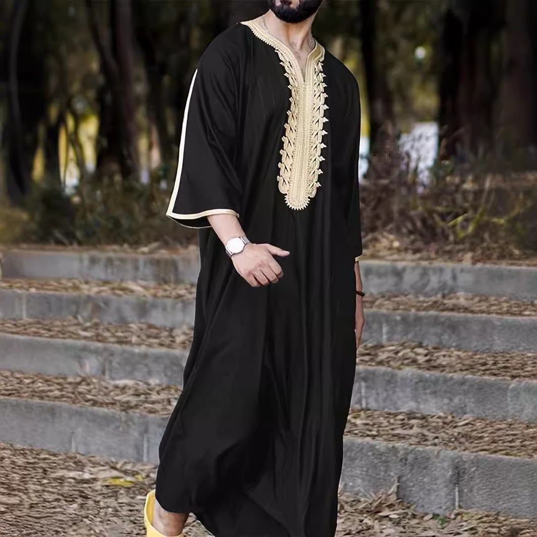 Designer Clothing Versatile Robe Loose V-neck Short Sleeve Embroidered Muslim Men's Clothing 2025 New Style