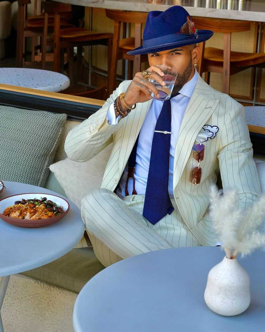 Fashion Pinstripe Wedding Tuxedos 2 Piece Set Jacket Pants Peaked Lapel Men Suit Classic Fit Groom Wear Party Suits Customized
