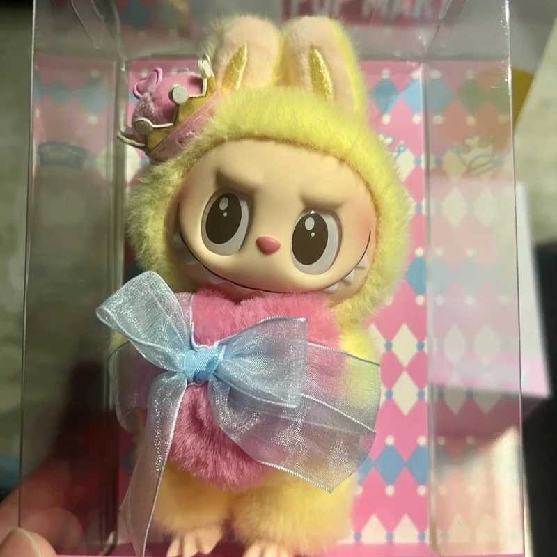 V3 Labubu The Monsters LetS Checkmate Series Vinyl Face Doll Figure Queen Keychain Pendant ValentineS Day Gift 1 1 Replica Z250520