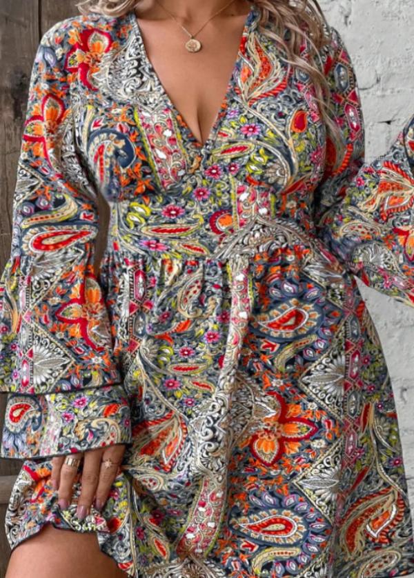 2025 Bohemian style fashionable printed Paisley V-neck long sleeved plus flared sleeve Plus Size Dresses