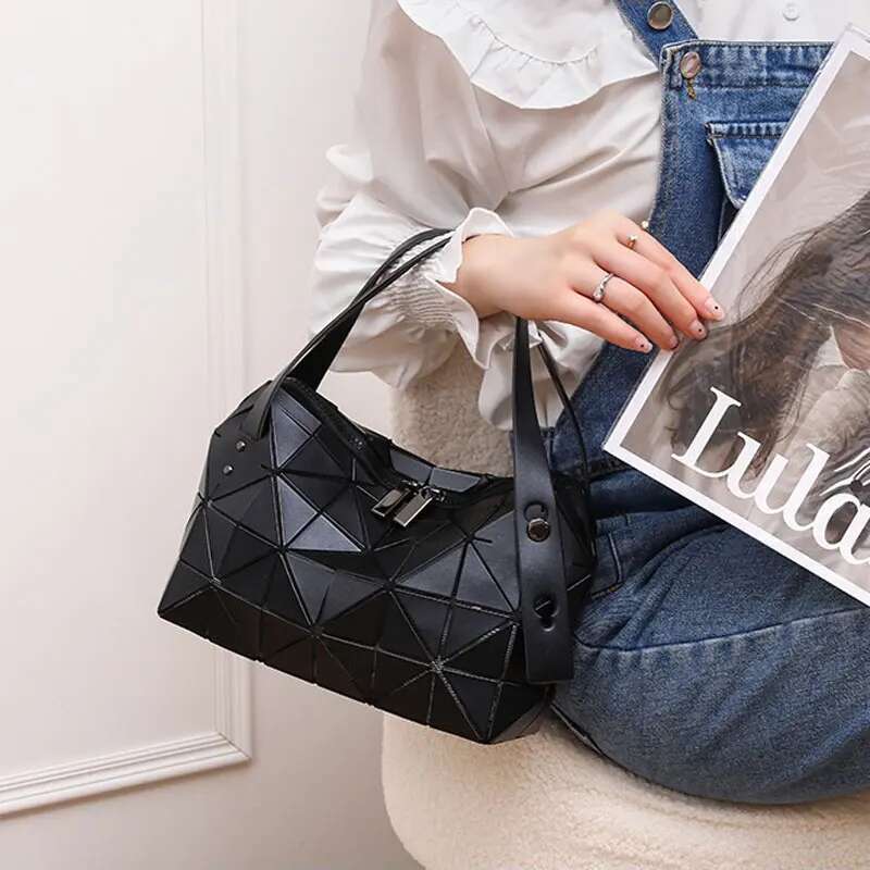 Boston Pillow Commuter Shoulder Tote Underarm Bag, Fashion Versatile Geometric Quilted Dumpling Bag