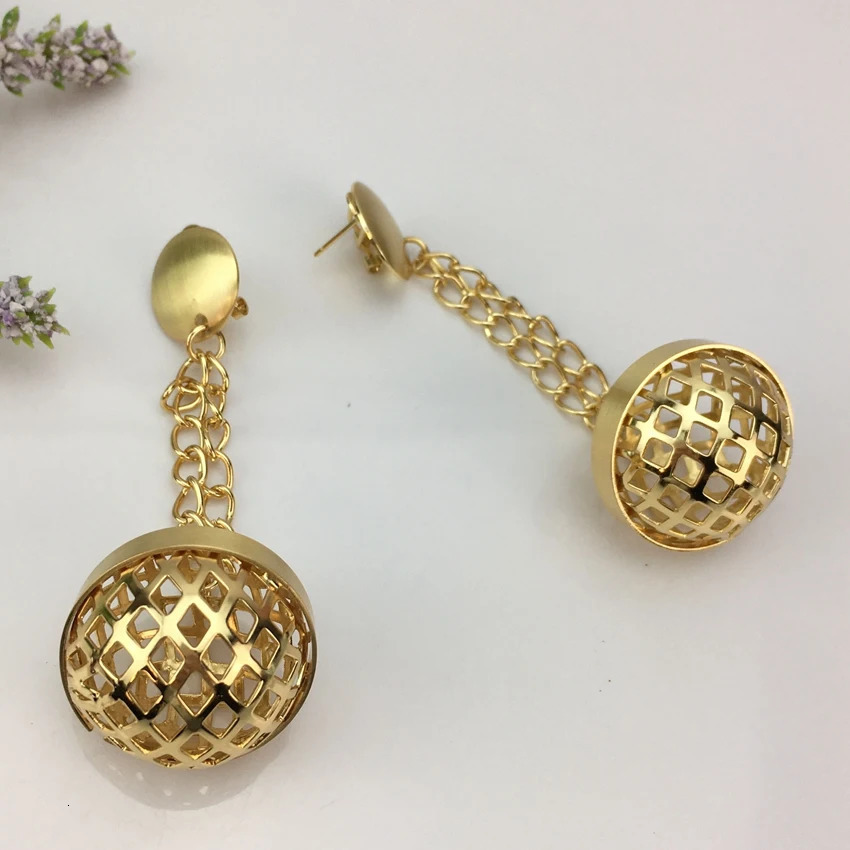 European and American Vintage Long Drop Earrings Gold Plated Hanging Big Ball Statement Earrings For Women Jewelry FHK14718 250520