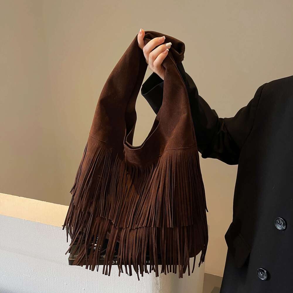 Autumn And Winter Retro Leather Veet Tassel For Women New Casual Large Capacity Shoulder Handheld Bucket Bag