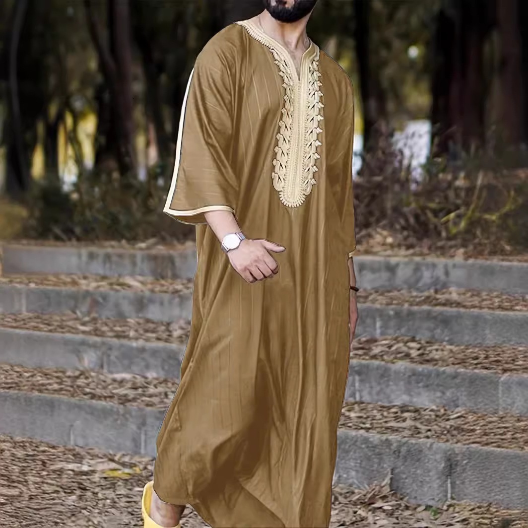 Designer Clothing Versatile Robe Loose V-neck Short Sleeve Embroidered Muslim Men's Clothing 2025 New Style