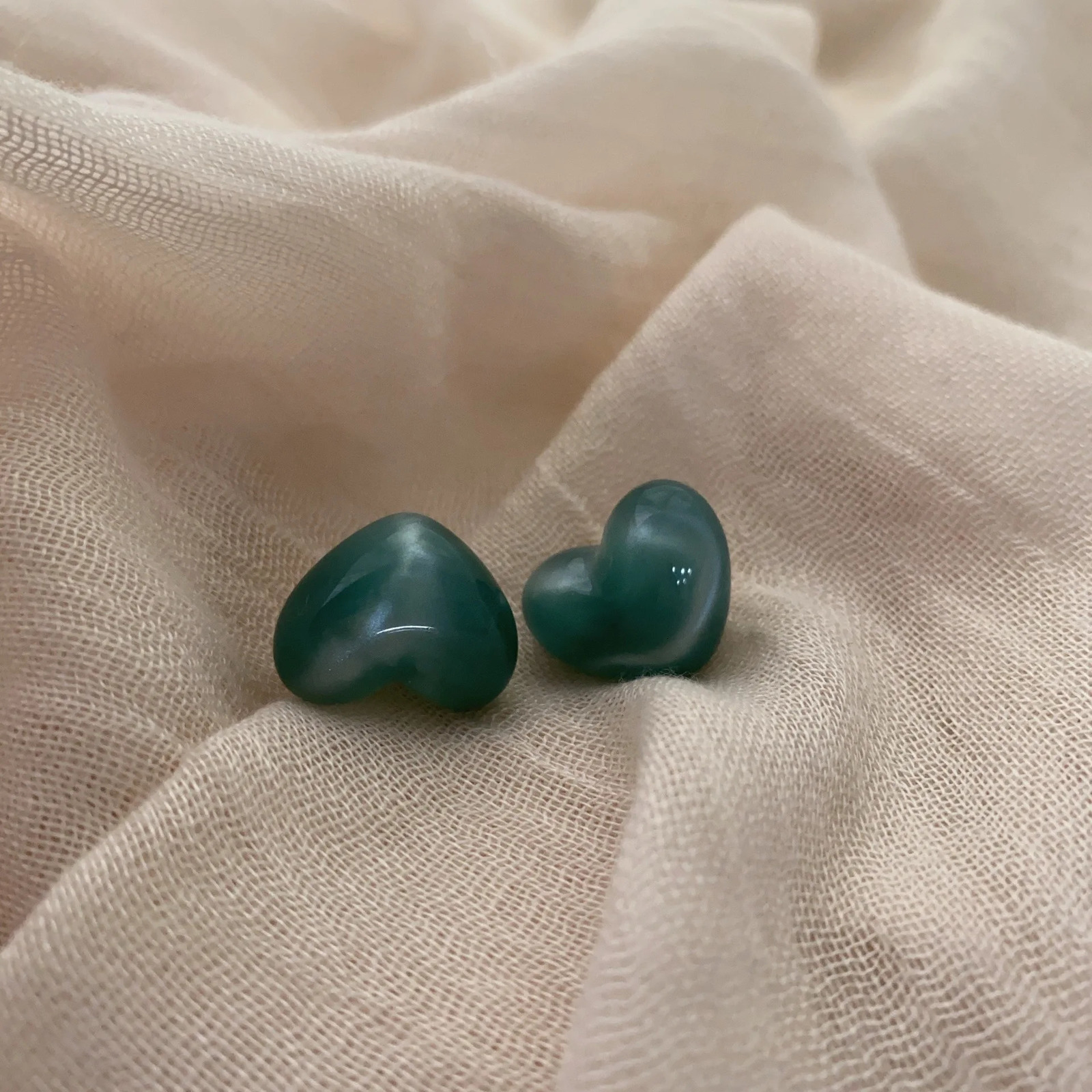 Unique Sweet Korean Fashion Blue Color Love Stud Earrings Resin Light High-end Girl Earrings Everyday Jewelry 250517