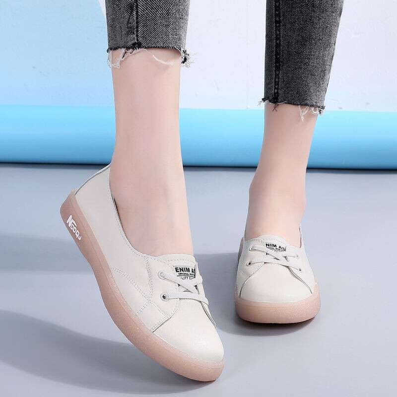 New cow tendon flat bottomed women's shoes with leather, sole, and soft surface that are not tiring the feet, suitable for both casual wear