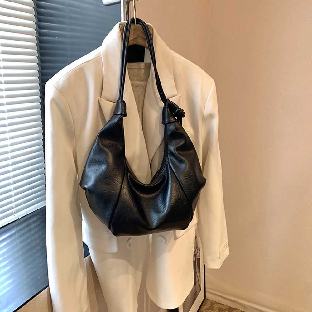 Crescent Bag PU Leather Solid Color Shoulder Bag for Women Adjustable Strap Underarm Bag Zipper Hobo Bag for Work Travel M250520