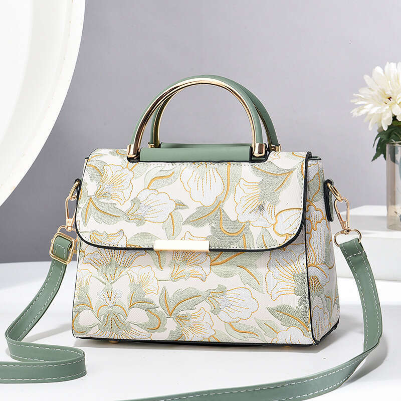 Chinese style handbag popular printed small new trendy and fashionable women s shoulder bag crossbody