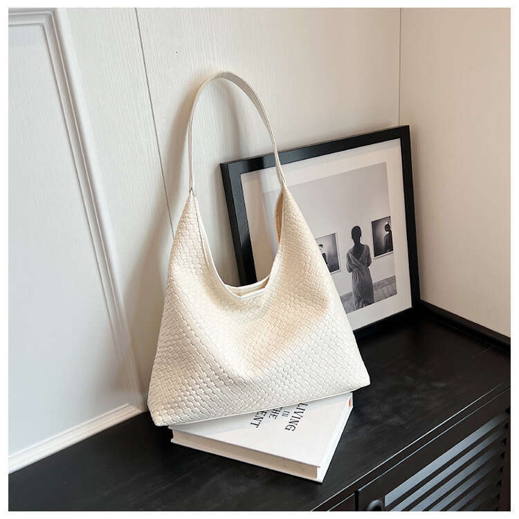 Hot pu Hot trendy woven commuting tote with simple and niche design, underarm bag, large capacity single shoulder diagonal cross bag design, ,