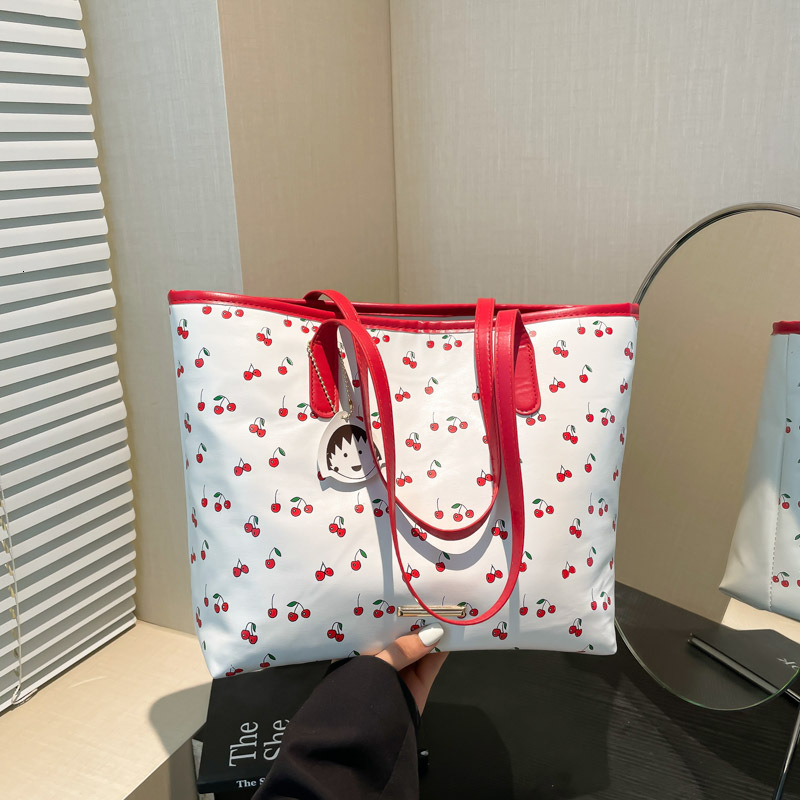 Free Delivery Designer Bag 2025 Summer Girl Commuting Cherry Tote Hand Fashion Niche Printed Texture Shoulder Bag For Women Luxury Bag