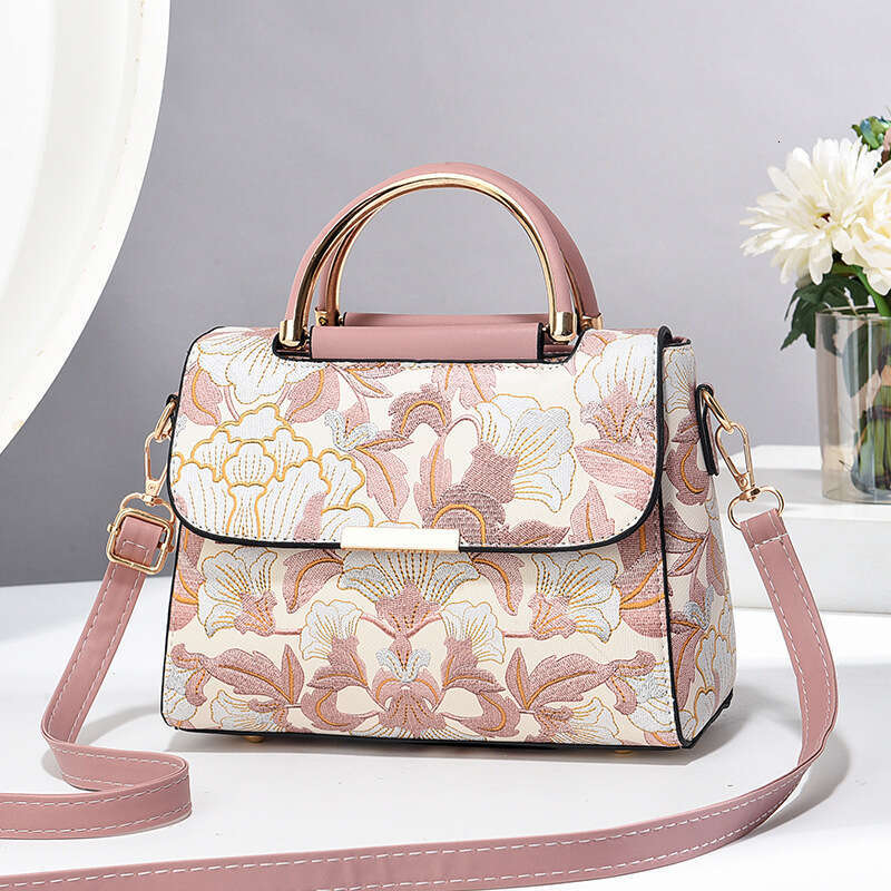 Chinese style handbag popular printed small new trendy and fashionable women s shoulder bag crossbody