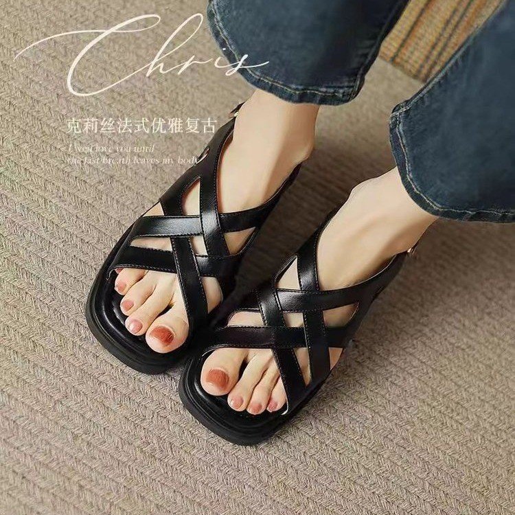 Free shipping designer's 2025 summer low-heeled Roman sandals for women's outerwear, thick-heeled, versatile square-toed flat sandals