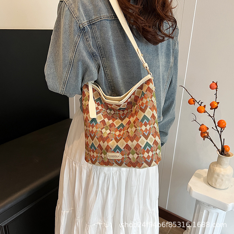 Women's Fashion Printed Handbag Tote Bag Free Shipping Designer Bag Bohemian Style Versatile Large Capacity Single Shoulder Slant Cross Bag Vacat