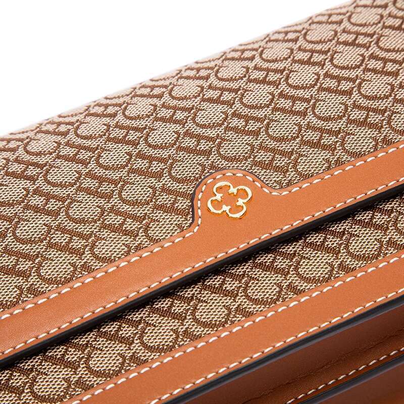 CHCH Women's Single Room Bag 2023 New Fashion Versatile Letter Multifunctional Brand Regular Zipper Messenger Ladies
