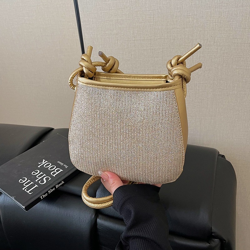 Free Delivery Designer Bag Niche Design Texture 2025 Summer Collection Solid Color Versatile Western Commuter Bucket Single Shoulder Crossbody Bag Lux