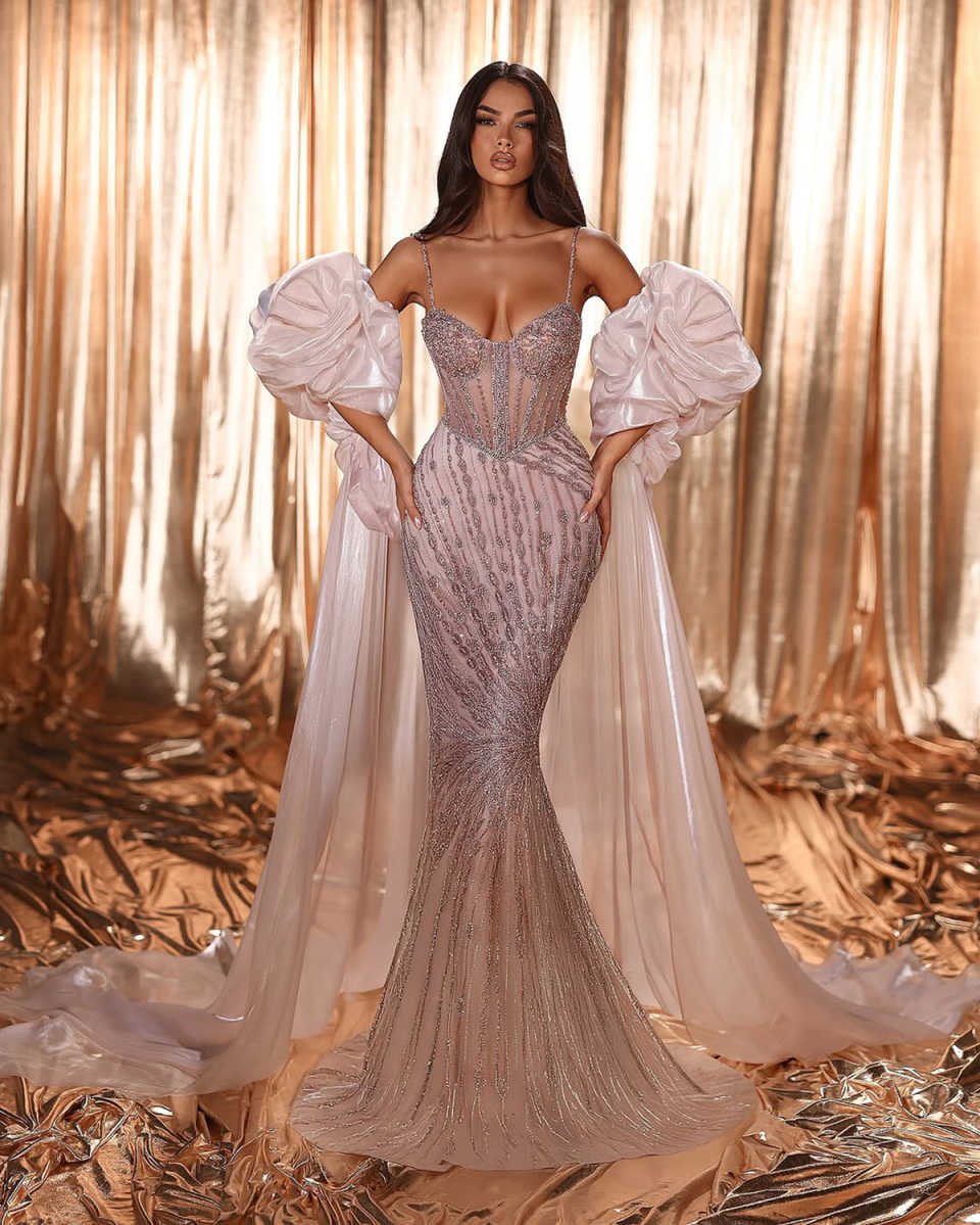 Vintage Spaghetti Straps Prom Dresses Sequins Beaded Evening Dress With Remove Sleeve Floor Length Celebrity Party Gown
