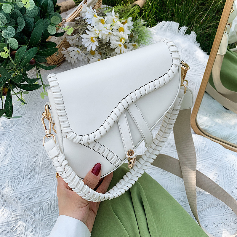 Top Brand High Quality New Women's Autumn New Fashion Single Shoulder Slant Personalized Saddle Korean Solid Color Art Fashion Women's Bag F