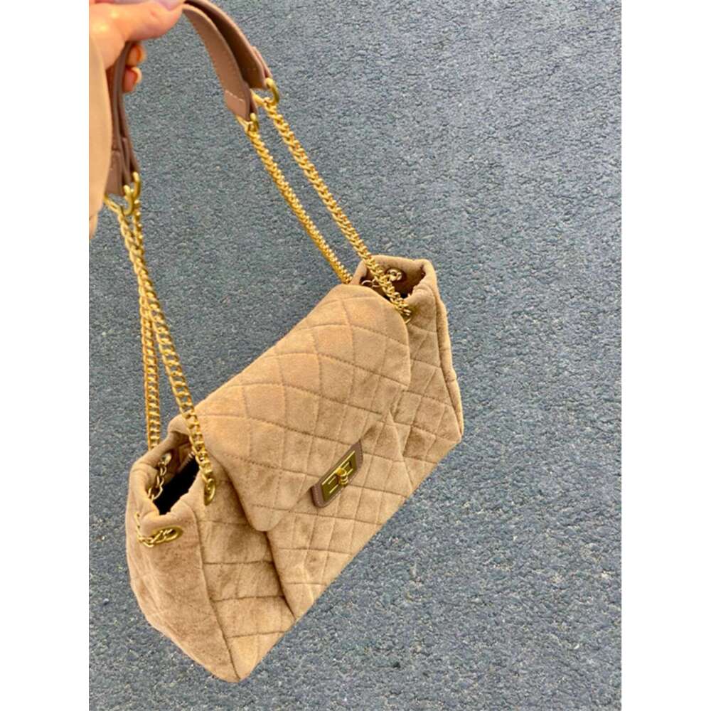 Autumn and Winter Women s New Large Capacity Diamond Grid Chain Premium Cross Commuter Single Shoulder Bag