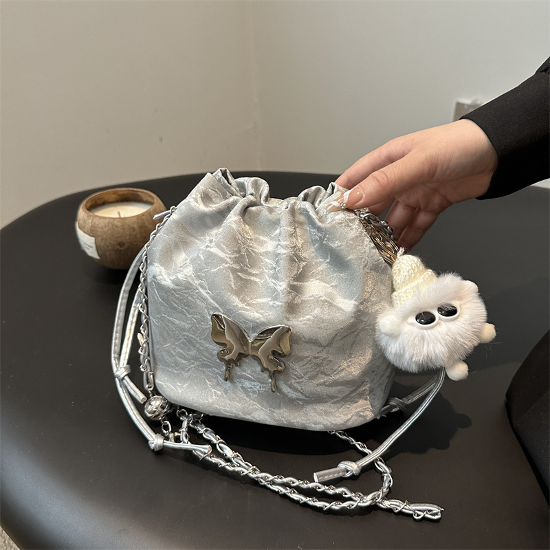 Summer New Women's Popular Handbag Butterfly Bucket Bag High Quality Texture Chain Designer Crossbody Exquisite Drawstring Bundle Single Shoulder