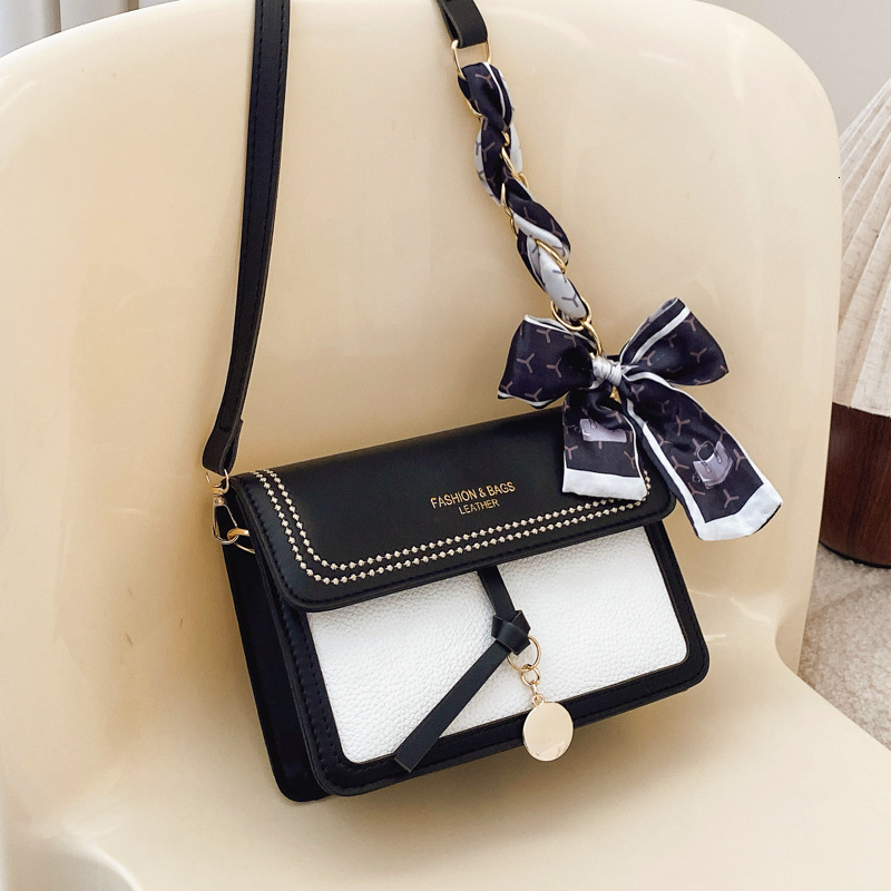 Free Delivery Designer Bag Popular Western Cream Square Fashion Small Crowd Design Scarf Shoulder Fresh And Sweet Oblique Straddle Bag For Women Luxur