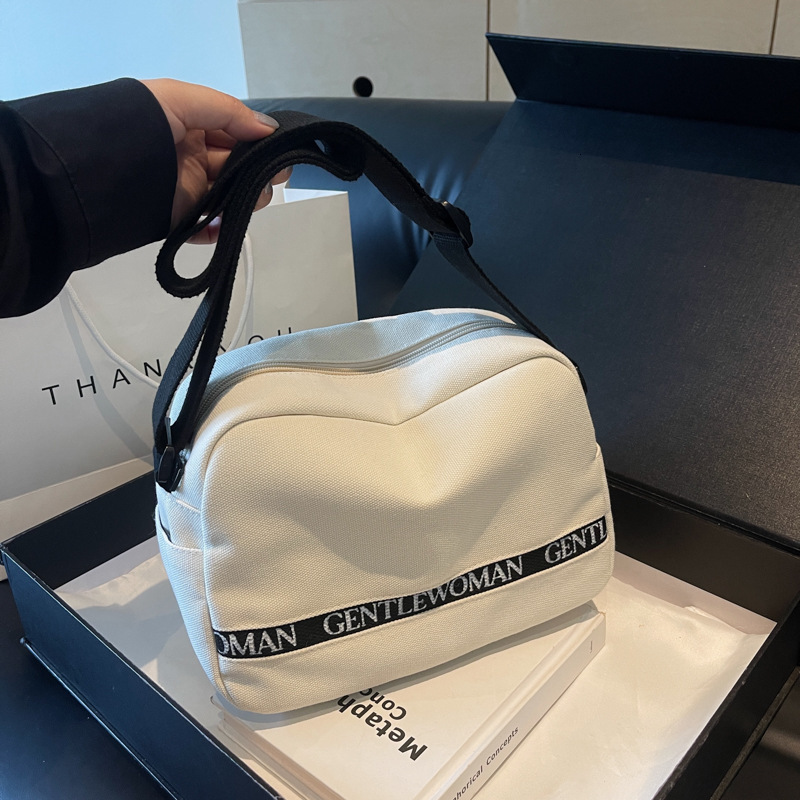 Casual letter diagonal canvas for women 2025 new Gentlewoman simple and fashionable handbag shoulder bag