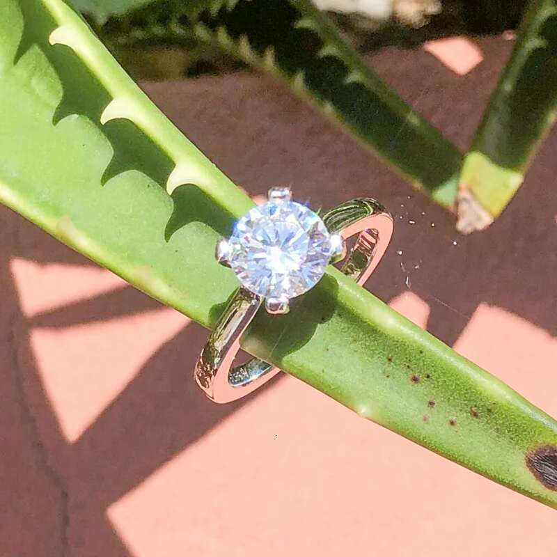 COSFIX 2023 Womens Moissanite Round Cut Moissanite Rings S925 Sterling Silver Four Claws 0.5-2ct Ring For Women New Gift