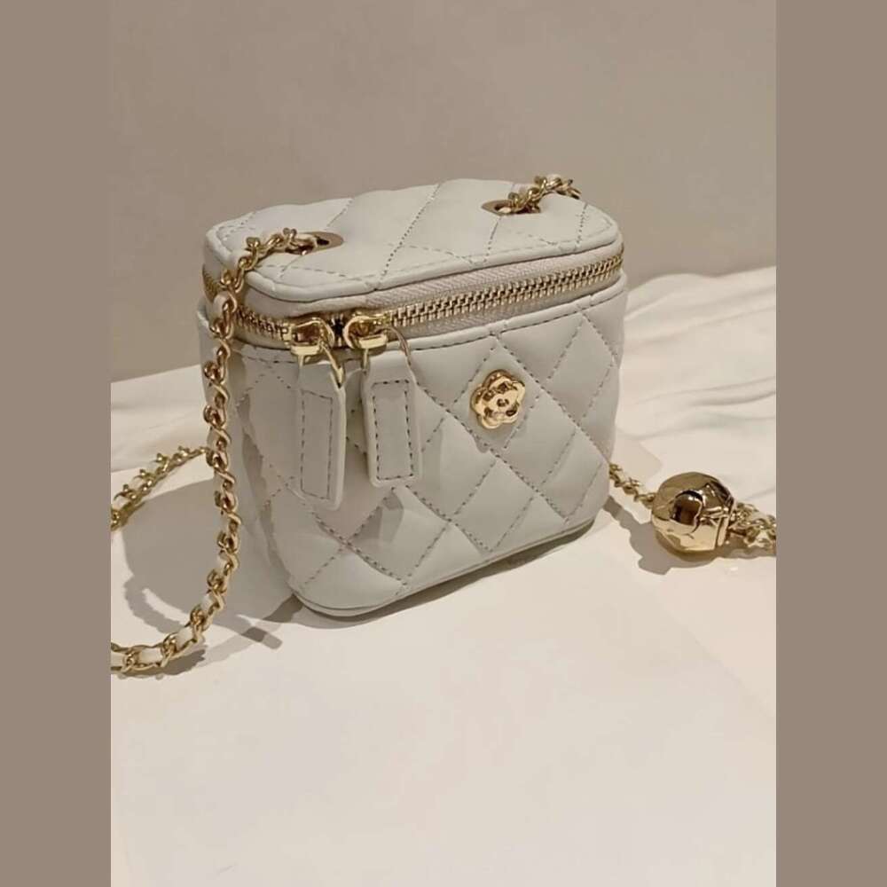 2025 new black gold color chain camellia diamond grid single shoulder diagonal cross bag, women's bag