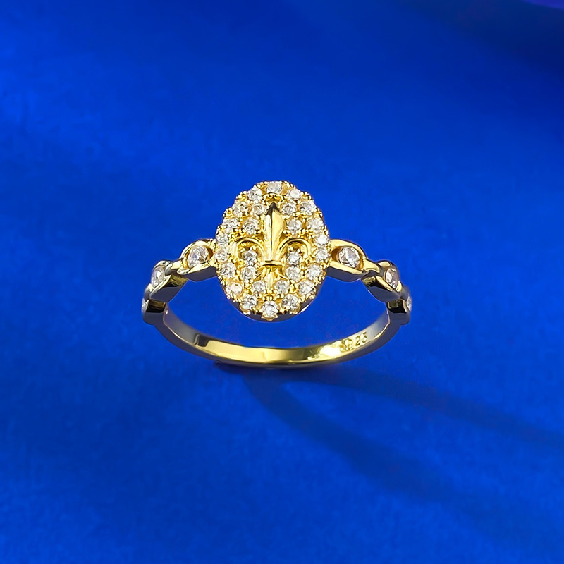 Elegant S925 Sterling Silver Gold-Plated Oval Fleur-de-Lis Ring - Luxury Italian Craftsmanship