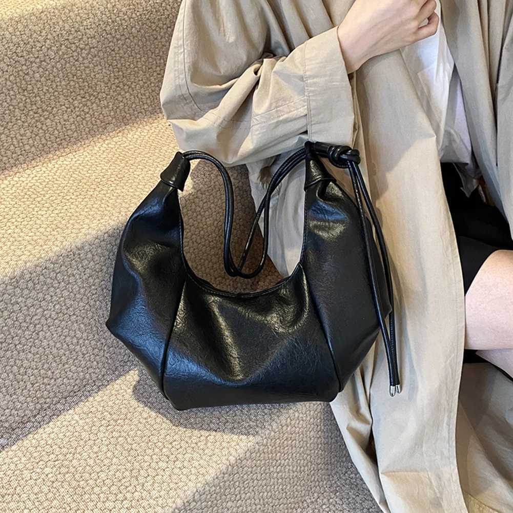 Crescent Bag PU Leather Solid Color Shoulder Bag for Women Adjustable Strap Underarm Bag Zipper Hobo Bag for Work Travel M250520
