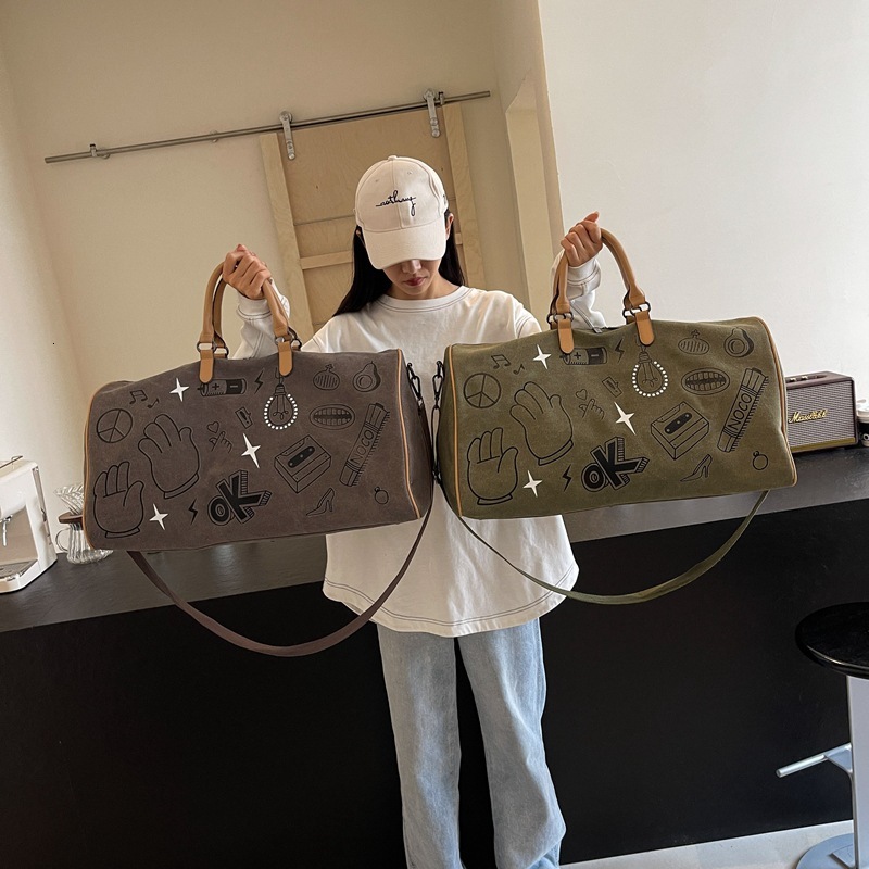 designer bag Large capacity distance travel bag new trend men's and women's sports fitness handbag lightweight graffiti shoulder crossbody b