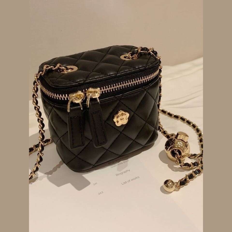 2025 new black gold color chain camellia diamond grid single shoulder diagonal cross bag, women's bag