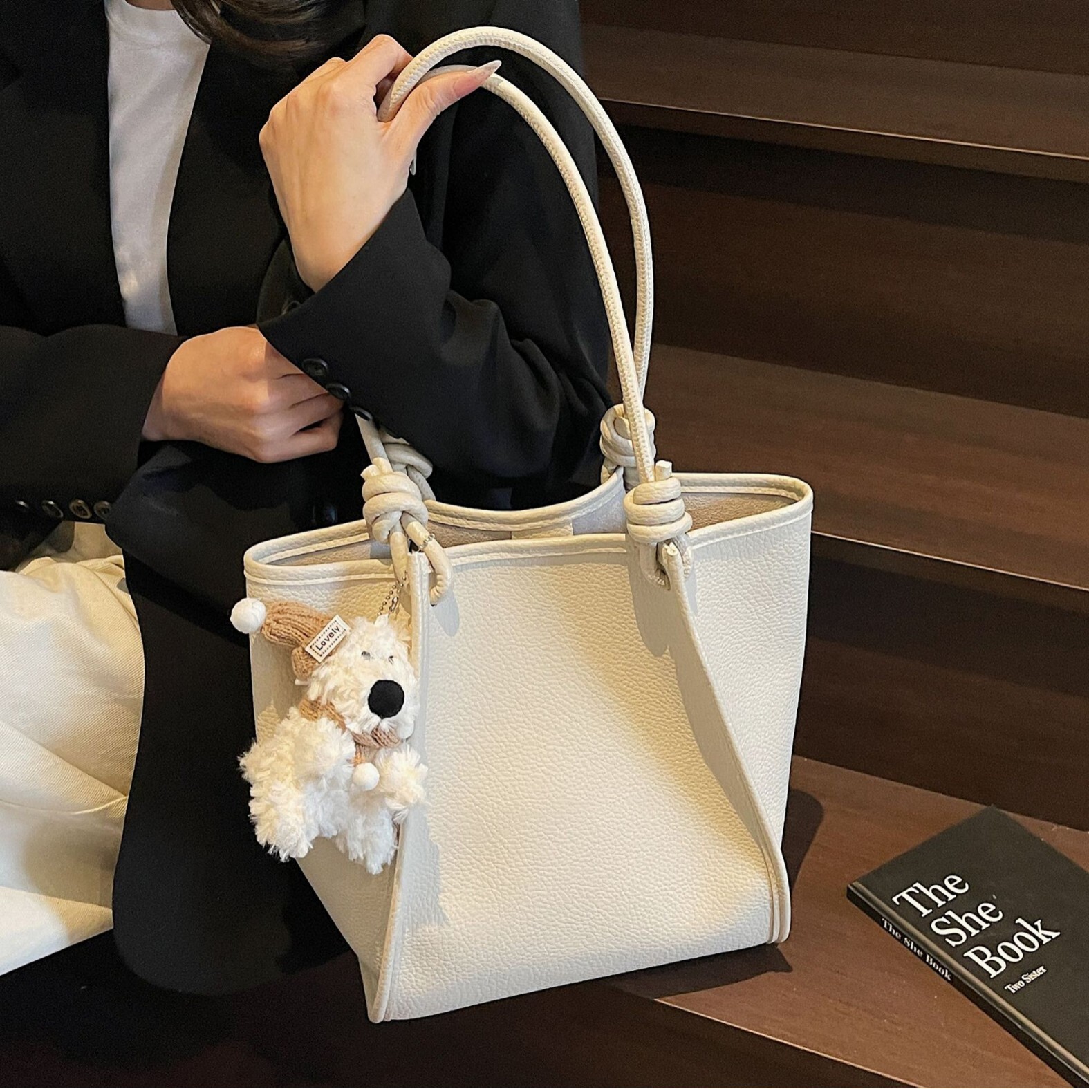 Trendy niche underarm for women 2025 new high-end single shoulder crossbody bag hand-held bucket bag